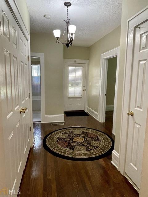 43 E New St, Winder, GA 30680 photo 18