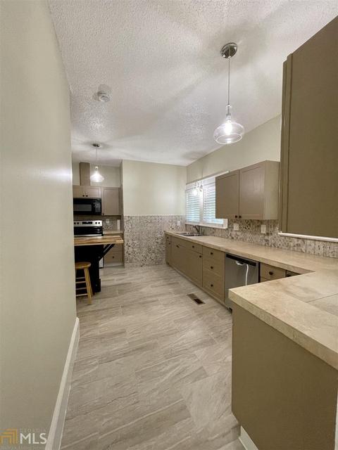 43 E New St, Winder, GA 30680 photo 12
