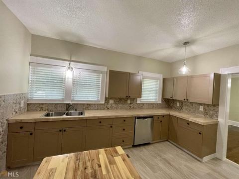 43 E New St, Winder, GA 30680 photo 9