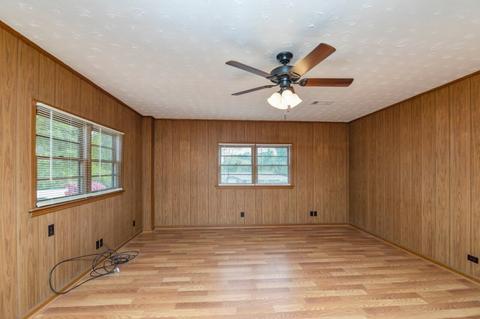 137 N Page St, Lagrange, GA 30240 photo 2