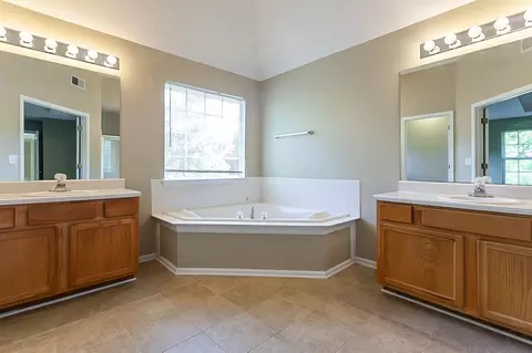 4777 Ruby Forrest Dr, Stone Mountain, GA 30083 photo 4