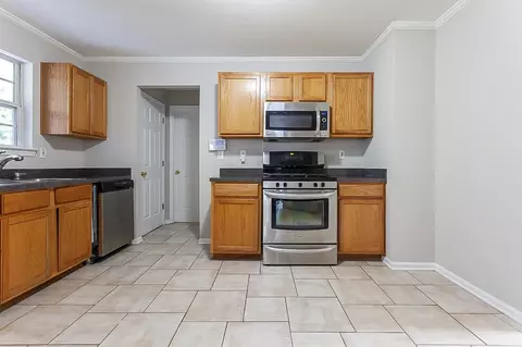 4777 Ruby Forrest Dr, Stone Mountain, GA 30083 photo 6