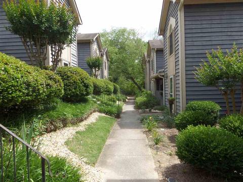 356 River Pointe Dr, Macon, GA 31211 photo 2