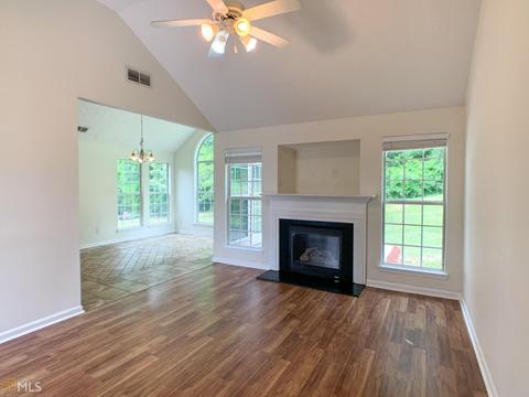 312 Preakness Dr, Lagrange, GA 30241 photo 2