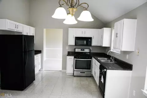 698 Burtons Cv, Hampton, GA 30228 photo 8