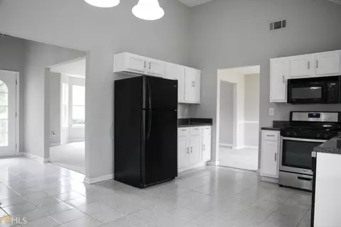 698 Burtons Cv, Hampton, GA 30228 photo 9