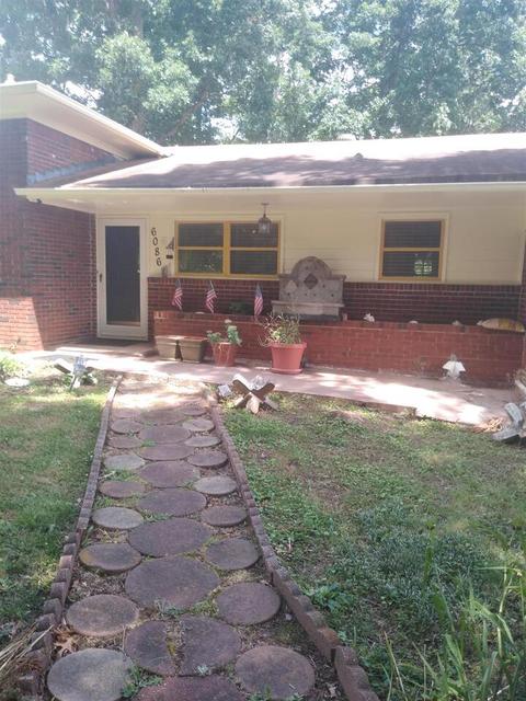 6086 Phillips Dr, Morrow, GA 30260 photo 2