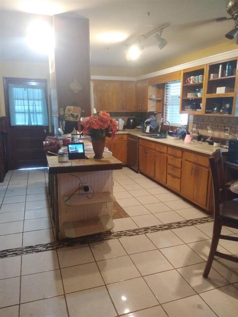 6086 Phillips Dr, Morrow, GA 30260 photo 5