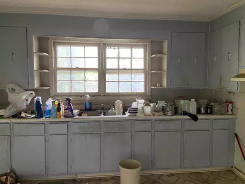 60 E Wright St, Winder, GA 30680 photo 6