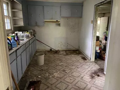 60 E Wright St, Winder, GA 30680 photo 3