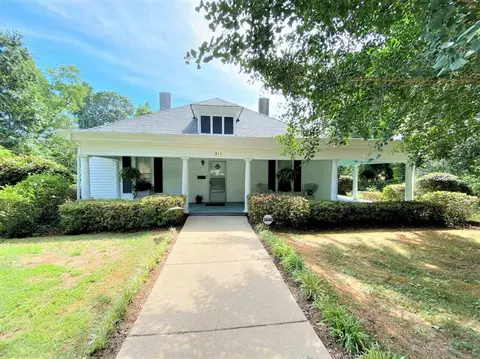 817 Forrest Ave, Lagrange, GA 30240 photo 1
