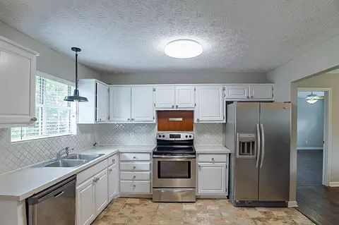 3357 Windgate Dr, Buford, GA 30519 photo 4