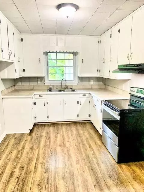 1900 54th St, Valley, AL 36854 photo 2
