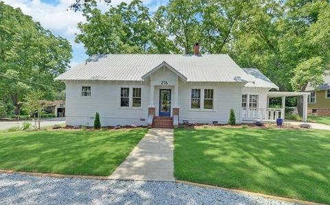 216 Walnut St, Toccoa, GA 30577 photo 2