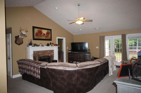 130 Bridgewater Dr, Jackson, GA 30233 photo 3