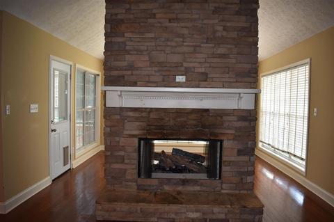 102 Brush Creek Ct, Lagrange, GA 30240 photo 3