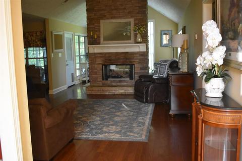 102 Brush Creek Ct, Lagrange, GA 30240 photo 4
