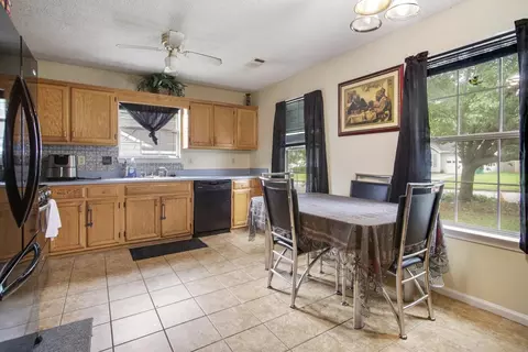 144 Hampton Oaks Dr, Hampton, GA 30228 photo 8