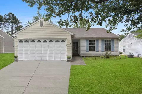 144 Hampton Oaks Dr, Hampton, GA 30228 photo 1