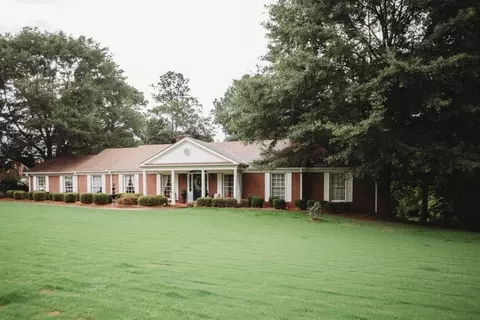 110 Pine St, Barnesville, GA 30204 photo 1