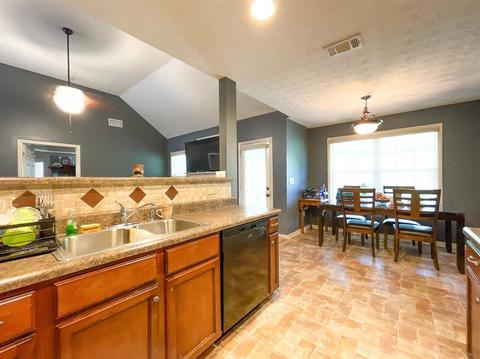 202 Perimeter Dr, Lagrange, GA 30240 photo 5