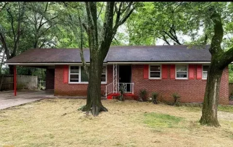 1118 Holly Cir, Forest Park, GA 30297