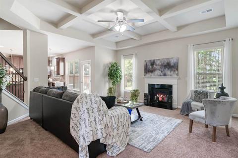 629 Toronto Cir, Hampton, GA 30228 photo 4