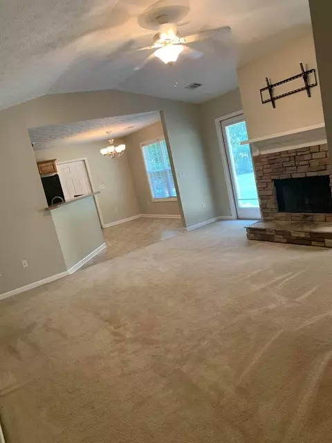 106 Philmont Ct, Lagrange, GA 30240 photo 2