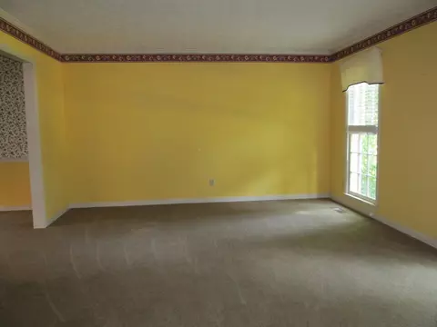 807 Camellia Dr, Lagrange, GA 30240 photo 3