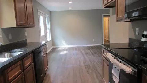 109 Weathers Dr, Lagrange, GA 30240 photo 2