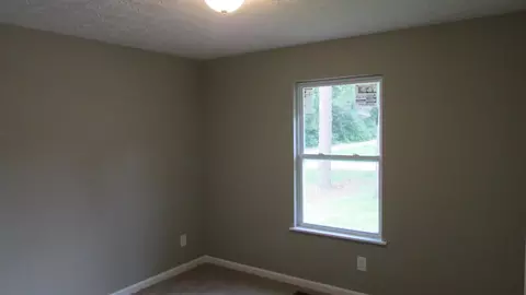 109 Weathers Dr, Lagrange, GA 30240 photo 12
