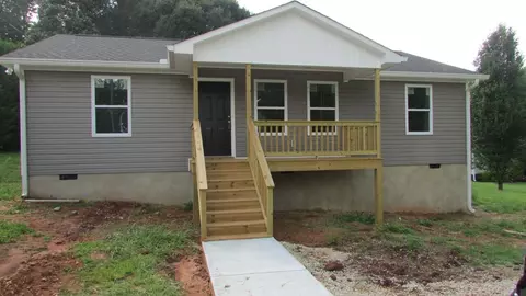 109 Weathers Dr, Lagrange, GA 30240 photo 1