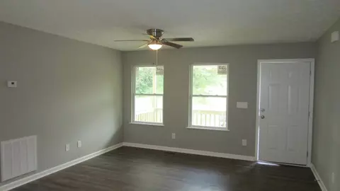 109 Weathers Dr, Lagrange, GA 30240 photo 6
