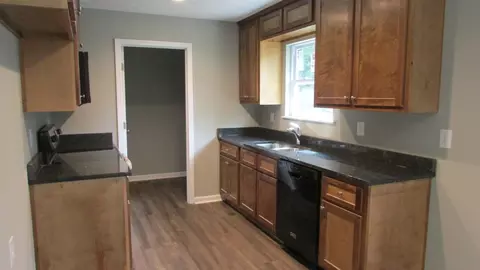 109 Weathers Dr, Lagrange, GA 30240 photo 4