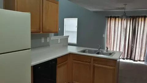 130 Highgate Trl, Covington, GA 30016 photo 7