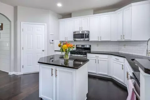 635 E Hampton Pl, Canton, GA 30115 photo 5