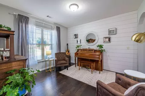 635 E Hampton Pl, Canton, GA 30115 photo 3