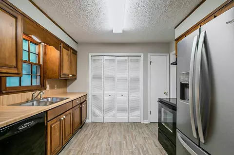 207 Mcrae Dr, Canton, GA 30115 photo 4