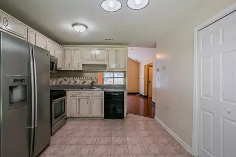 1221 N Hampton Dr, Hampton, GA 30228 photo 2