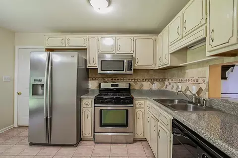 1221 N Hampton Dr, Hampton, GA 30228 photo 7