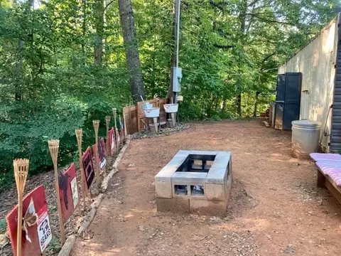 399 Thrasher Dr, Toccoa, GA 30577 photo 3