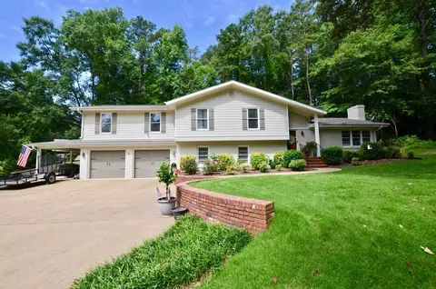 801 Piney Woods Dr, Lagrange, GA 30240 photo 1