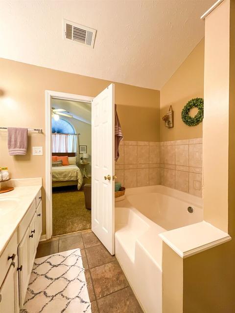 417 Hampton Green Dr, Lagrange, GA 30240 photo 4
