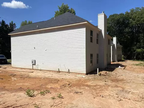302 E Midland Ave, Winder, GA 30680 photo 4