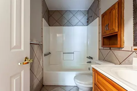 856 Betty Ln, Stone Mountain, GA 30083 photo 5