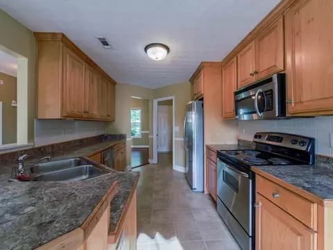 35 Derby Ct, Covington, GA 30016 photo 4