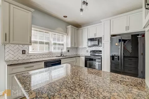 33 N Hampton Dr, White, GA 30184 photo 3