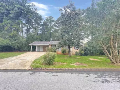 5893 Ronnie Dr, Rex, GA 30273 photo 4