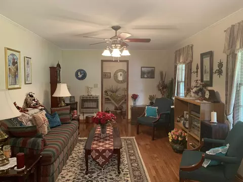 97 Hillside Dr, Toccoa, GA 30577 photo 2