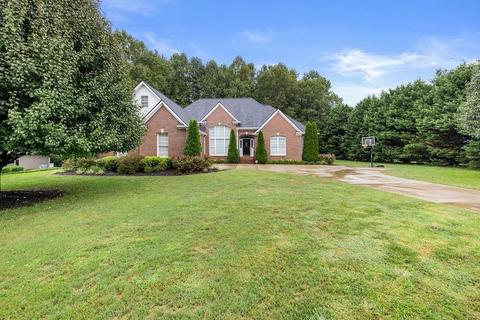 114 Springbrook Dr, Cornelia, GA 30531 photo 3